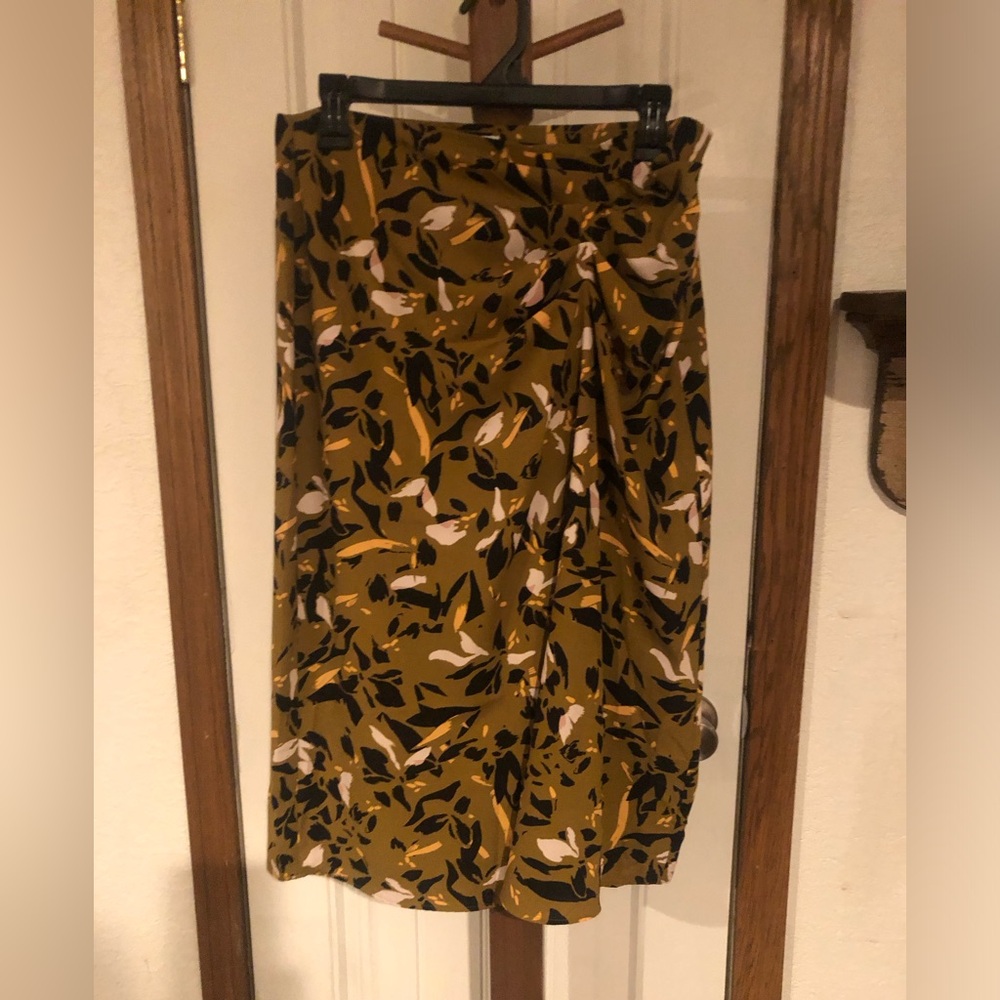 Nine West Olive and Black Floral Pencil Skirt